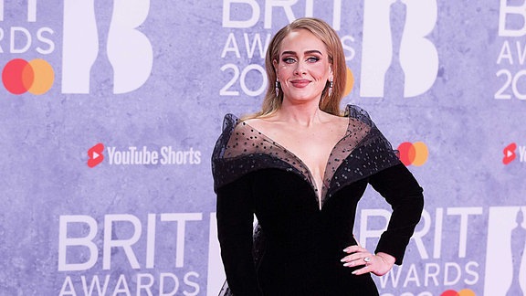 Adele kommt zu den Brit-Awards, 2022