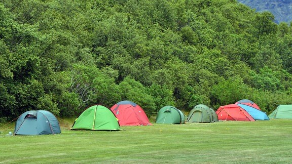 Zelte auf einem Zeltplatz