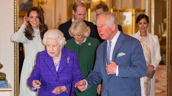 Königin Elizabeth II, Prinz Charles, Kate, Herzogin von Cambridge, Camilla, Herzogin von Cornwall, Prinz William, Prinz Harry und Meghan, Herzogin von Sussex