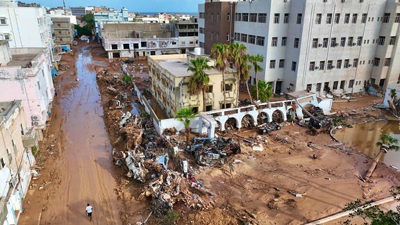 Die nach einem verheerenden Unwetter verwüstete Hafenstadt Darna