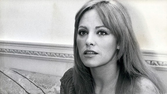 Nathalie Delon, 1971