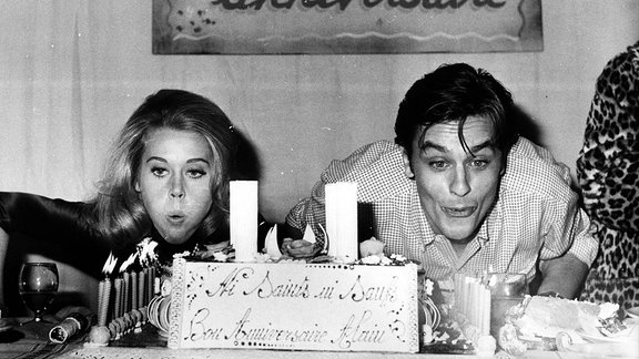 Alain Delon and wife Nathalie Delon feiern 1960 Hochzeitstag