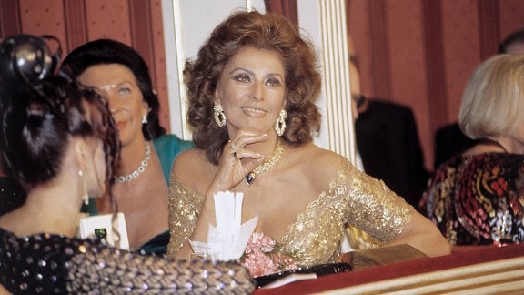 Sophia Loren als Gast von Richard Lugner auf dem Wiener Opernball 