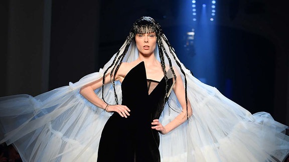 Promis auf der Paris Fashion Week - Coco Rocha
