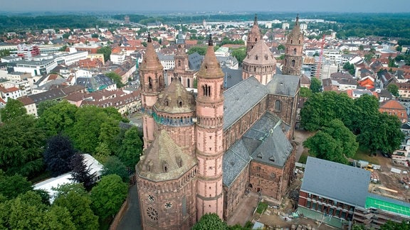 Luftaufnahme von Worms mit dem Dom St. Peter