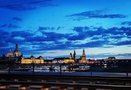 Skyline von Dresden am Abend 