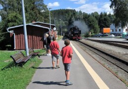 Fichtelbergbahn, der Zug kommt