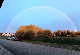 Regenbogen über Bretnig am Gemeindebusch