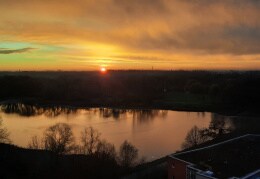 Sonnenaufgang am Silbersee in Leipzig Lössnig am Tag der Heiligen Barbara 2020