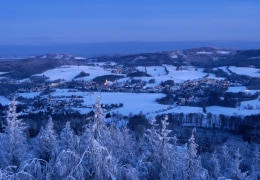 Wie ein Wintermärchen: Blick auf Cunewalde, Oberlausitz
