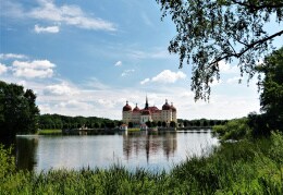 Juli Wochenende mit Schloss-Ansicht Moritzburg