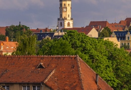 Blick auf den alten Rathausturm in Görlitz 