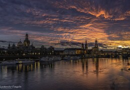 Spektakulärer Sonnenuntergang über Dresden