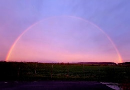 Regenbogen im Grabfeld über der A71