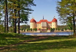 Schloss Moritzburg bei Traumwetter im Mai