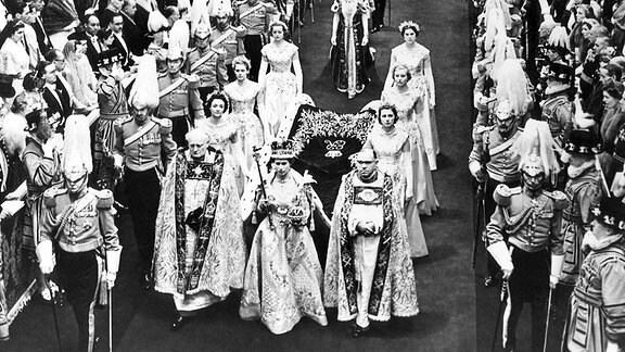 Queen Elisabeth bei ihrer Krönungszeremonie am 02.06.1953.