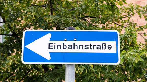 Verkehrsschild: "Einbahnstraße"