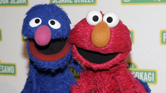 Elmo und Grover aus der Sesamstraße.