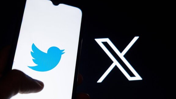 Twitter-Logos Vogel und X nebeneinander.