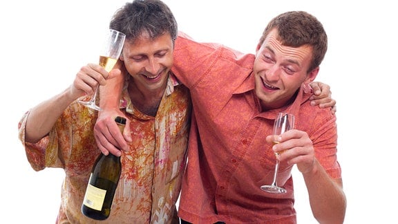Zwei angetrunkene Männer