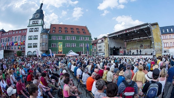 Festivalstimmung auf dem Marktplatz in Rudolstadt